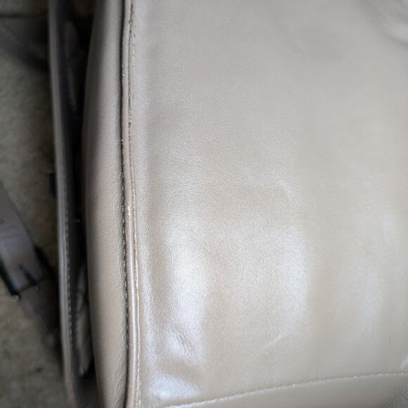 Lo & Sons Claremont Leather DSLR Crossbody Camera Bag in Taupe - Picture 7 of 12